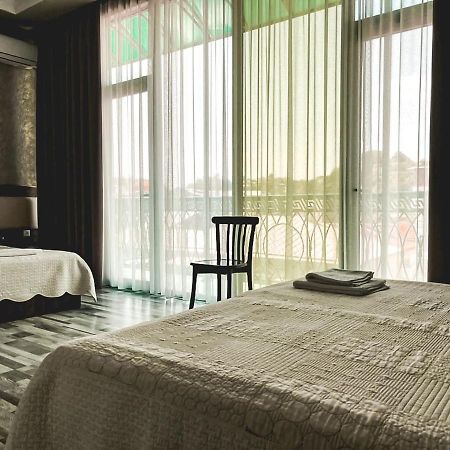 Discovery Hotel Kutaisi Bagian luar foto