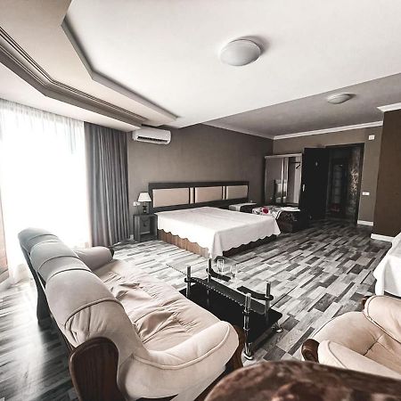 Discovery Hotel Kutaisi Bagian luar foto