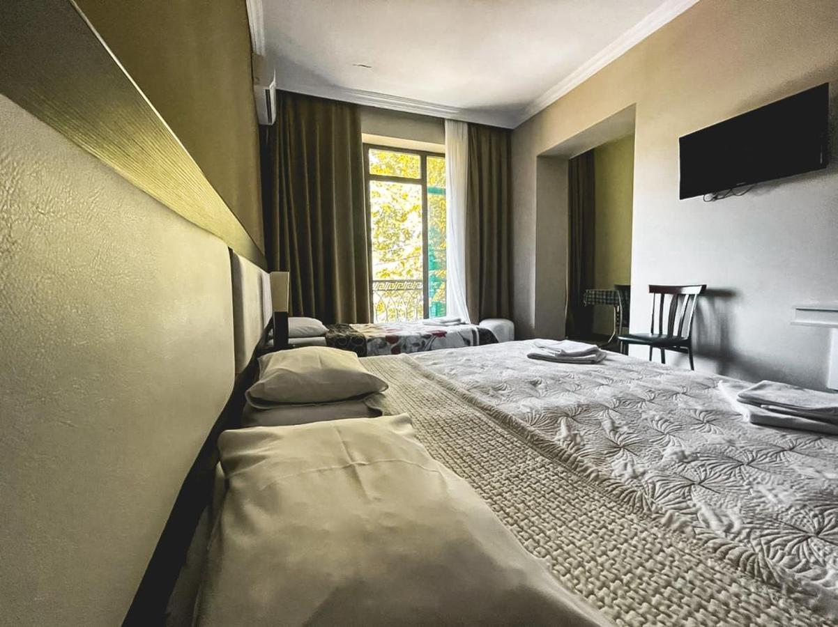 Discovery Hotel Kutaisi Bagian luar foto