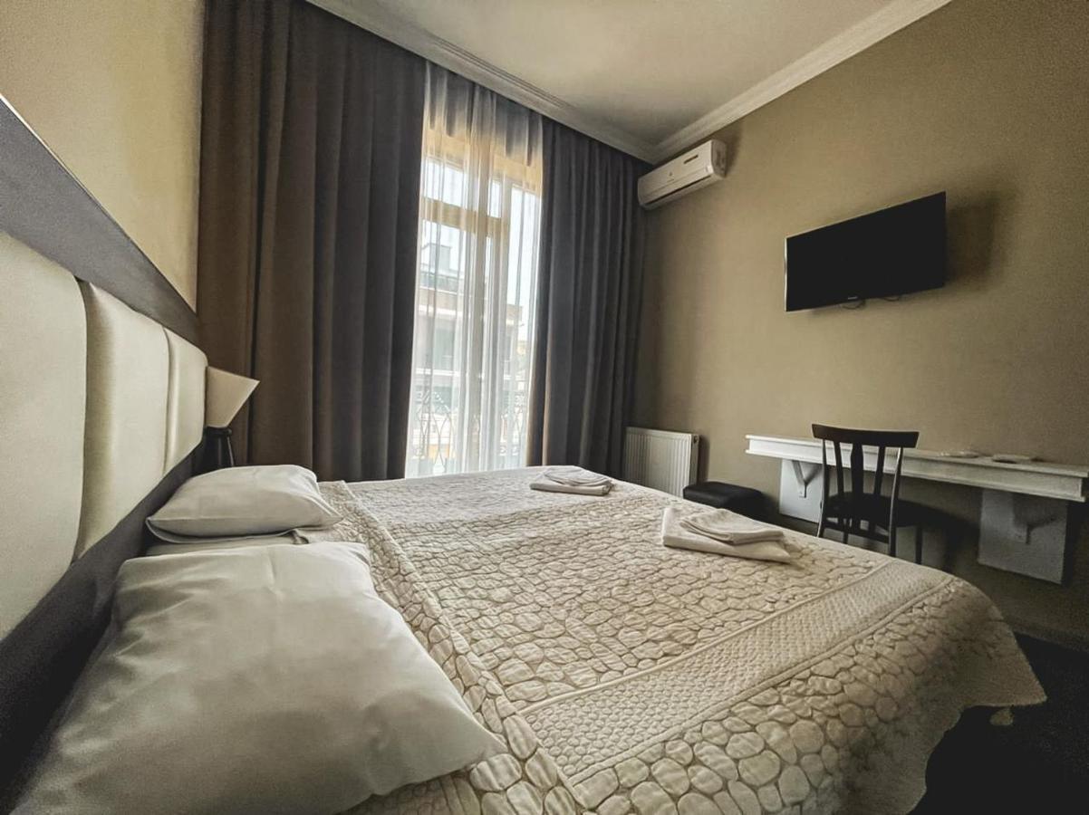 Discovery Hotel Kutaisi Bagian luar foto