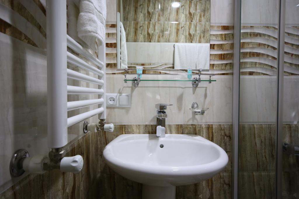 Discovery Hotel Kutaisi Ruang foto