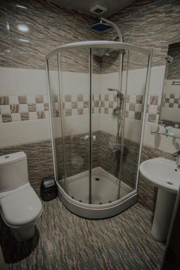 Discovery Hotel Kutaisi Bagian luar foto